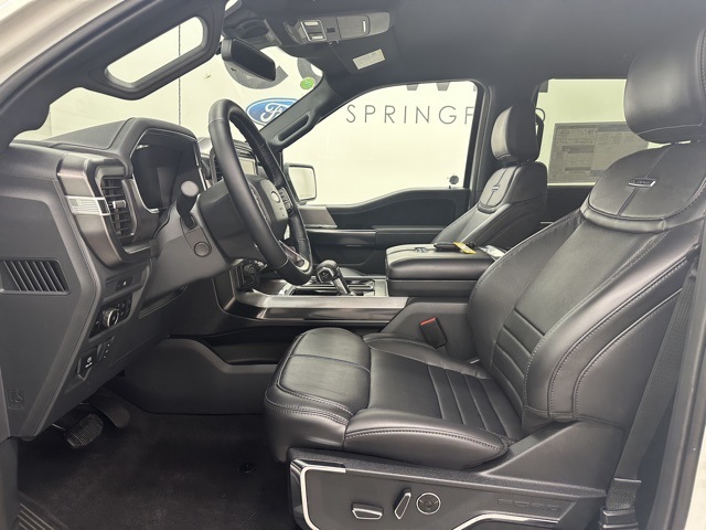 2025 Ford F-150 Platinum photo 25
