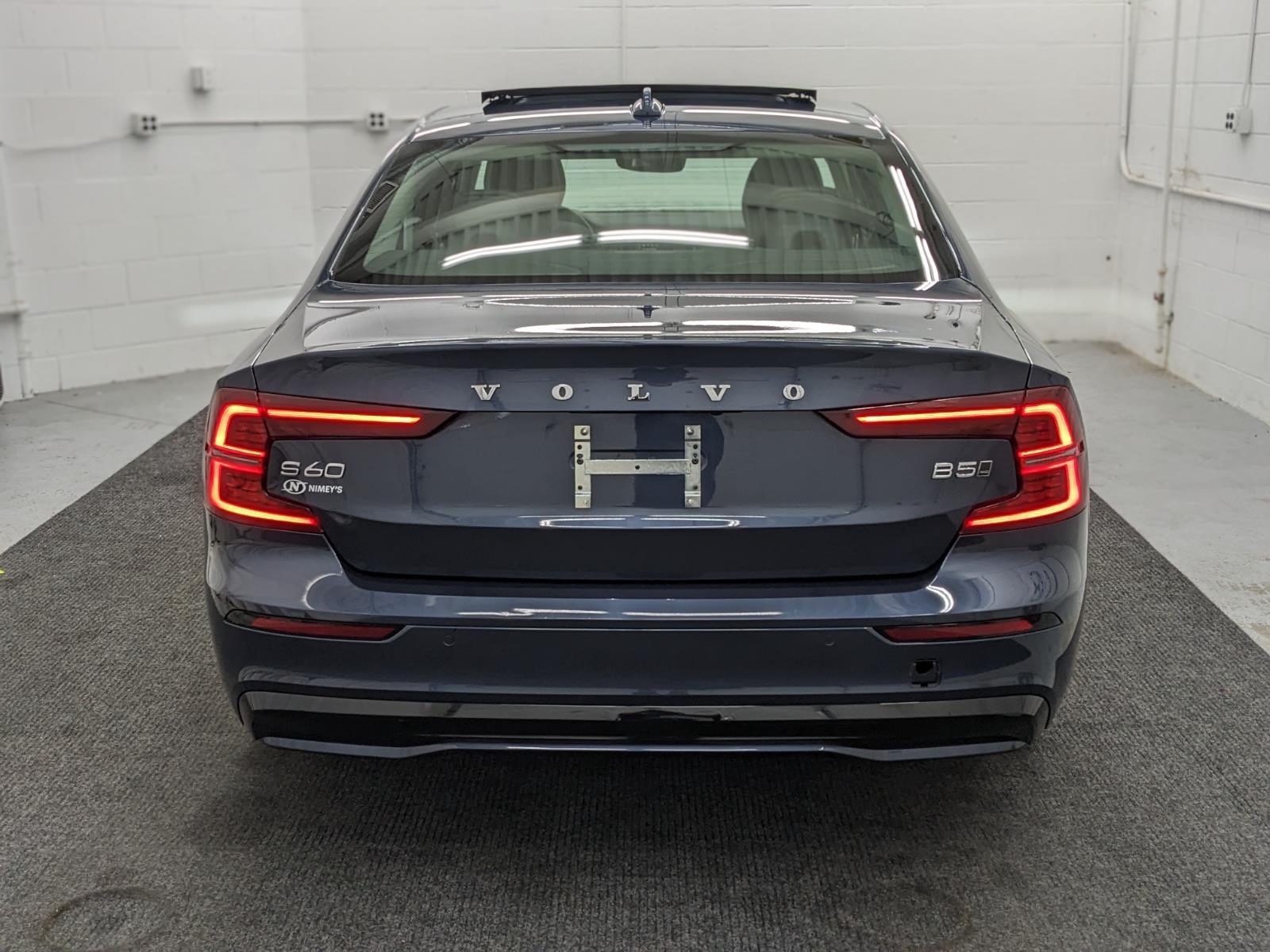 2025 Volvo S60 Core photo 12