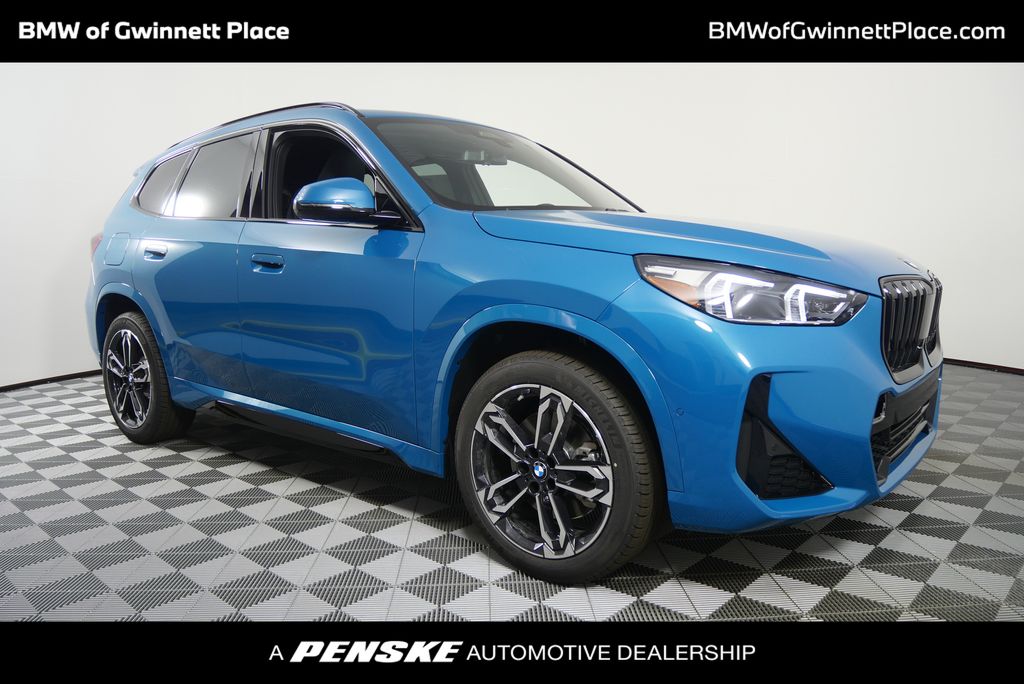 2025 BMW X1 28i's photo