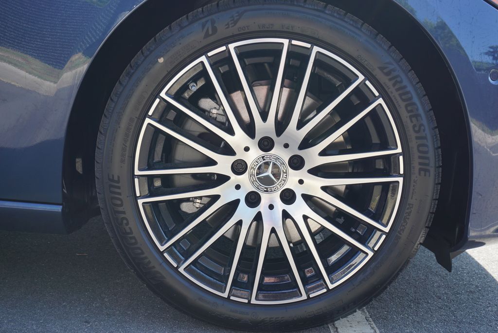 2025 Mercedes Benz C 300 photo 16