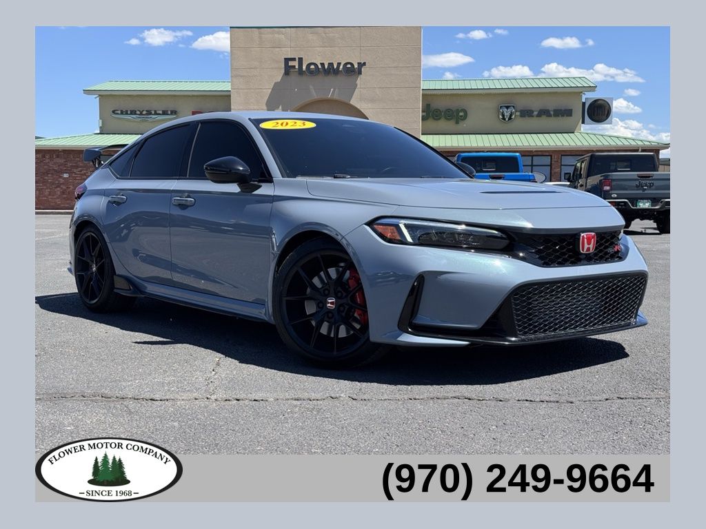 2023 Honda Civic Hatchback Type-R's photo