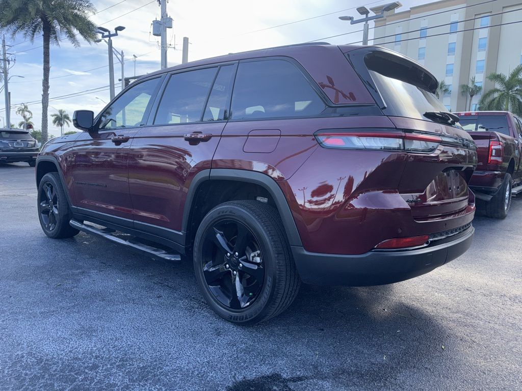 2023 Jeep Grand Cherokee Altitude photo 9