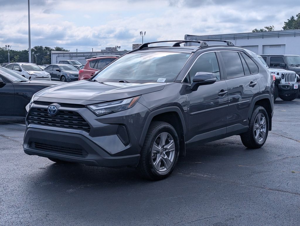 2023 Toyota RAV4 Hybrid XLE photo 2