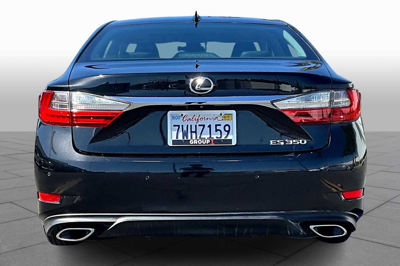 2017 Lexus ES 350 photo 4