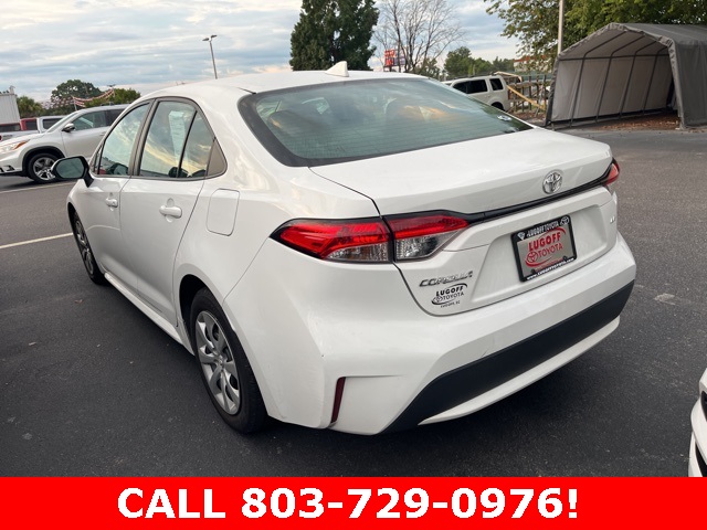2022 Toyota Corolla LE photo 2