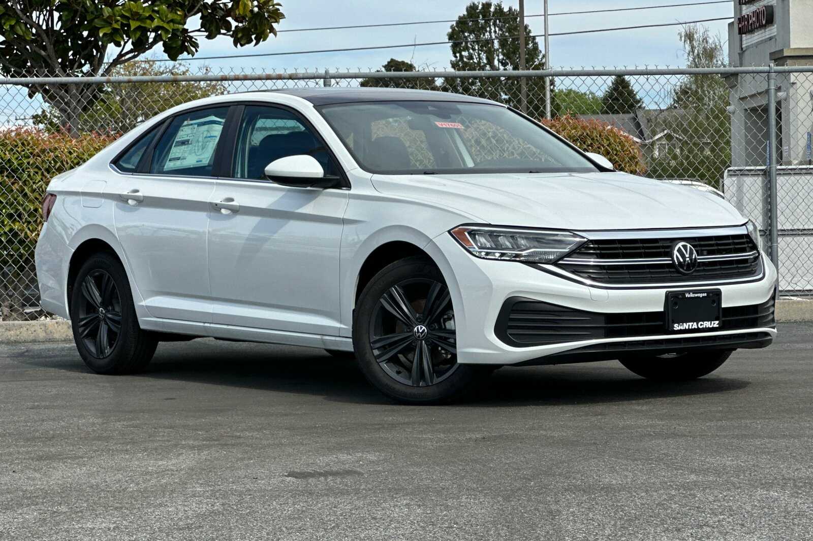 2024 Volkswagen Jetta SE photo 2