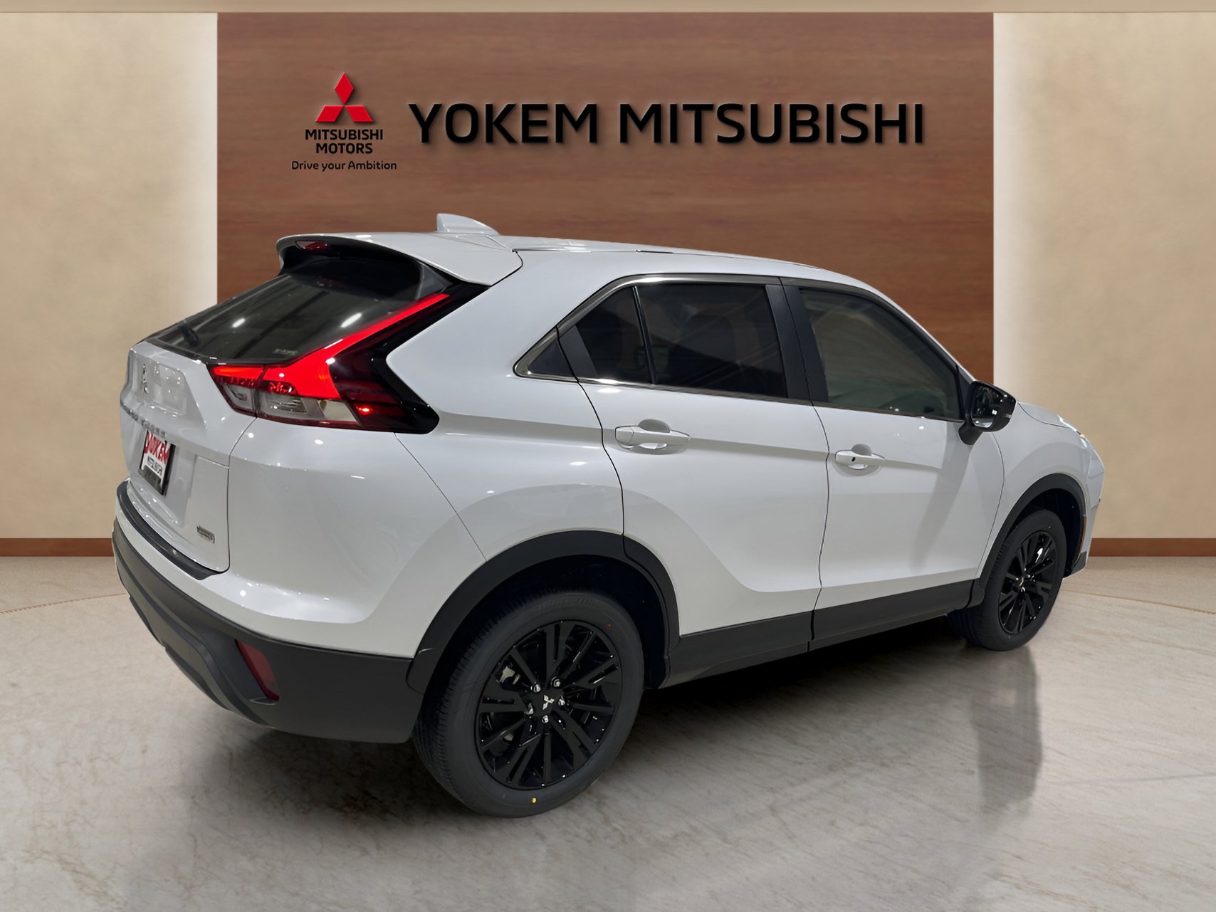 2025 Mitsubishi Eclipse Cross LE photo 5