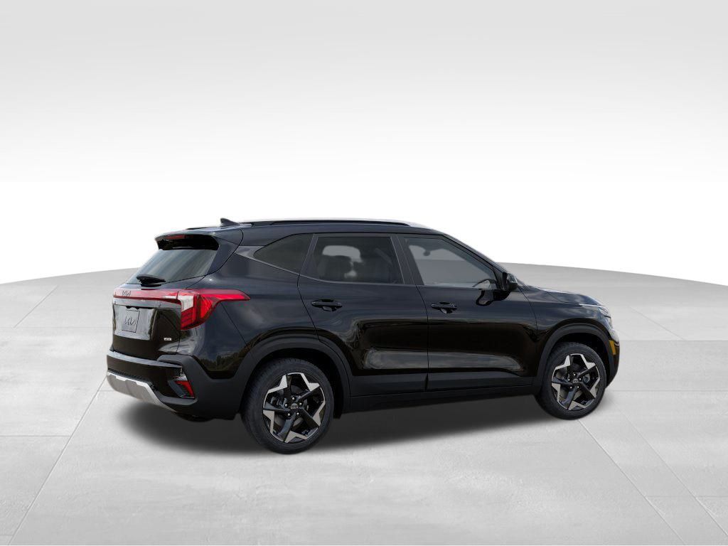 2025 Kia Seltos S photo 4