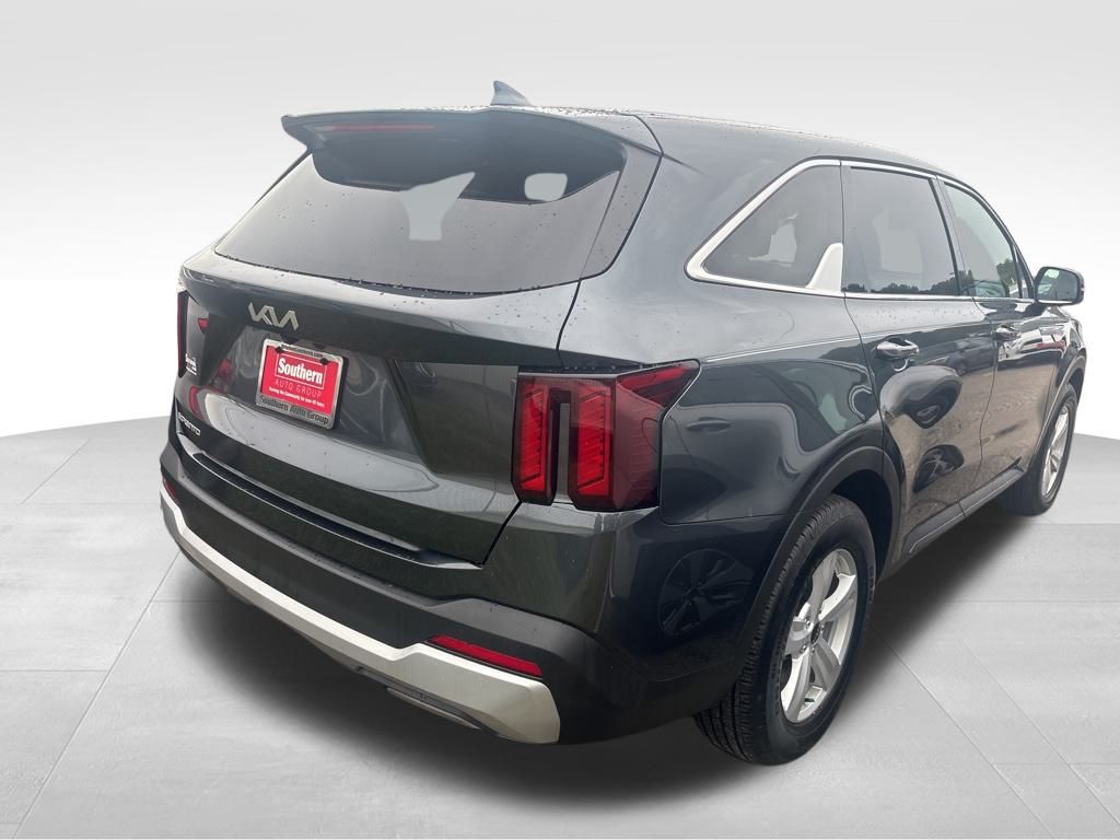 2025 Kia Sorento LX photo 11