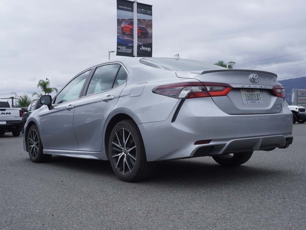 2023 Toyota Camry SE photo 5