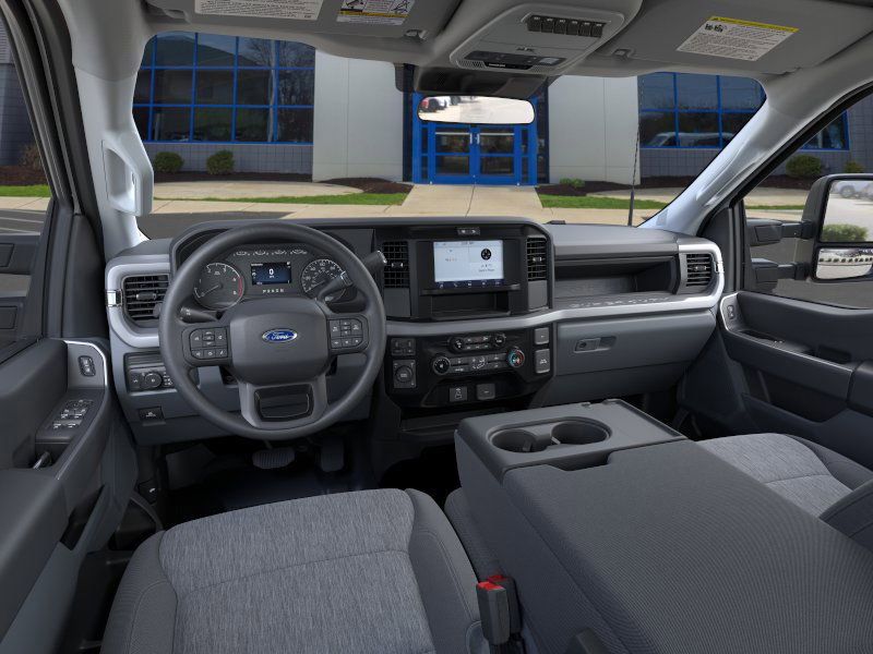 2025 Ford F-450 photo 8