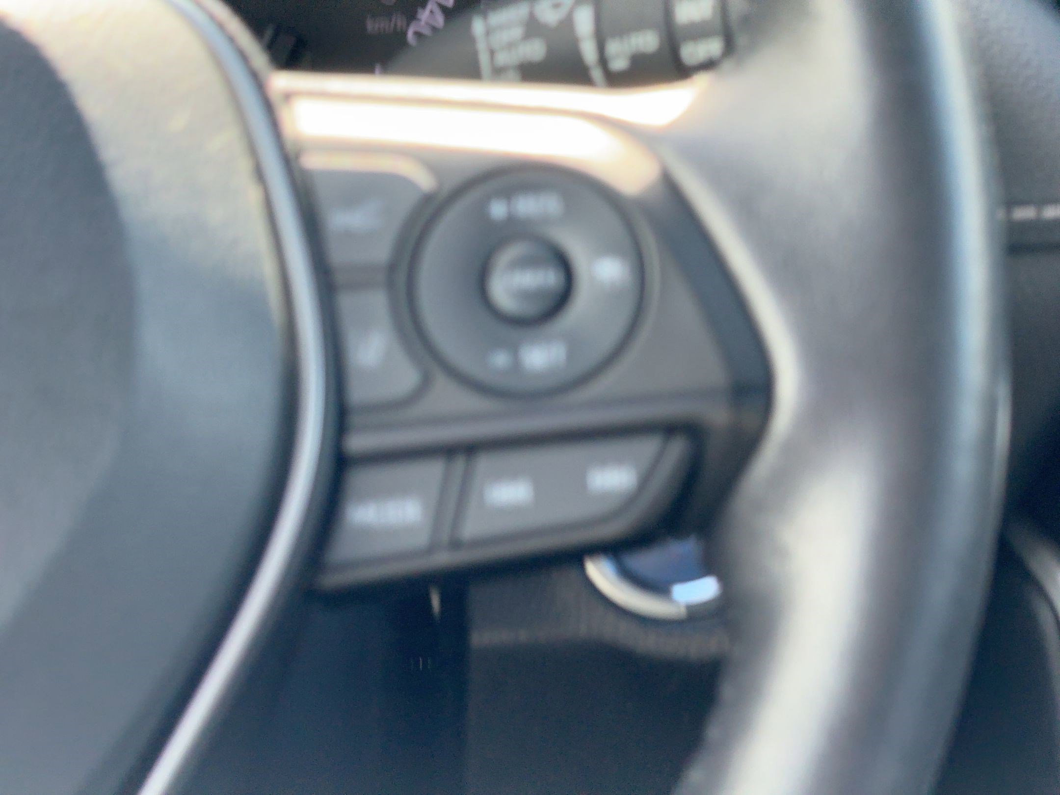 2022 Toyota RAV4 Hybrid XLE Premium photo 15