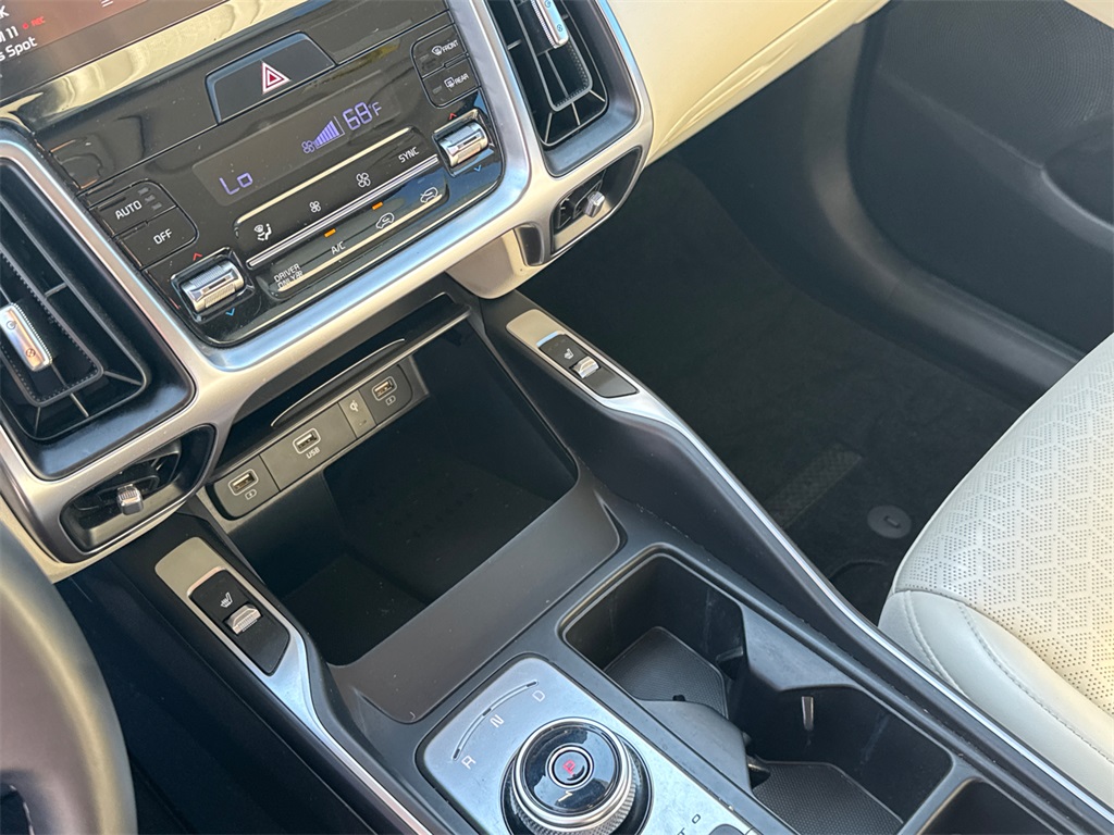 2023 Kia Sorento Hybrid EX photo 28