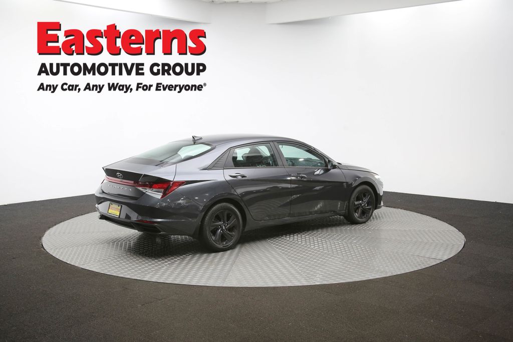 2021 Hyundai Elantra SEL Convenience photo 28