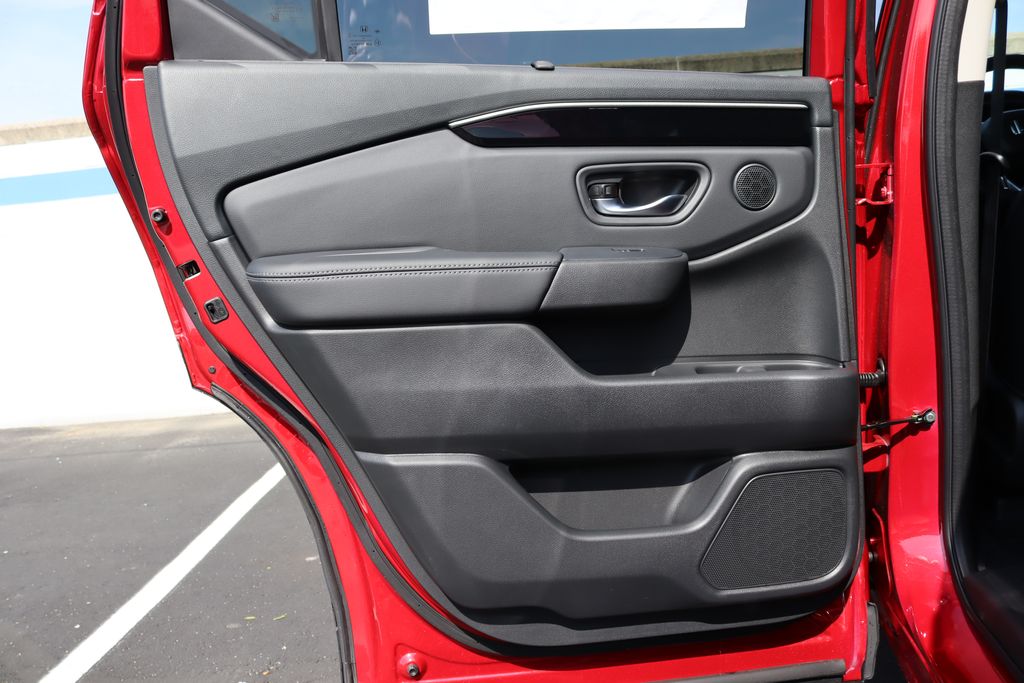 2025 Honda Pilot Touring photo 11