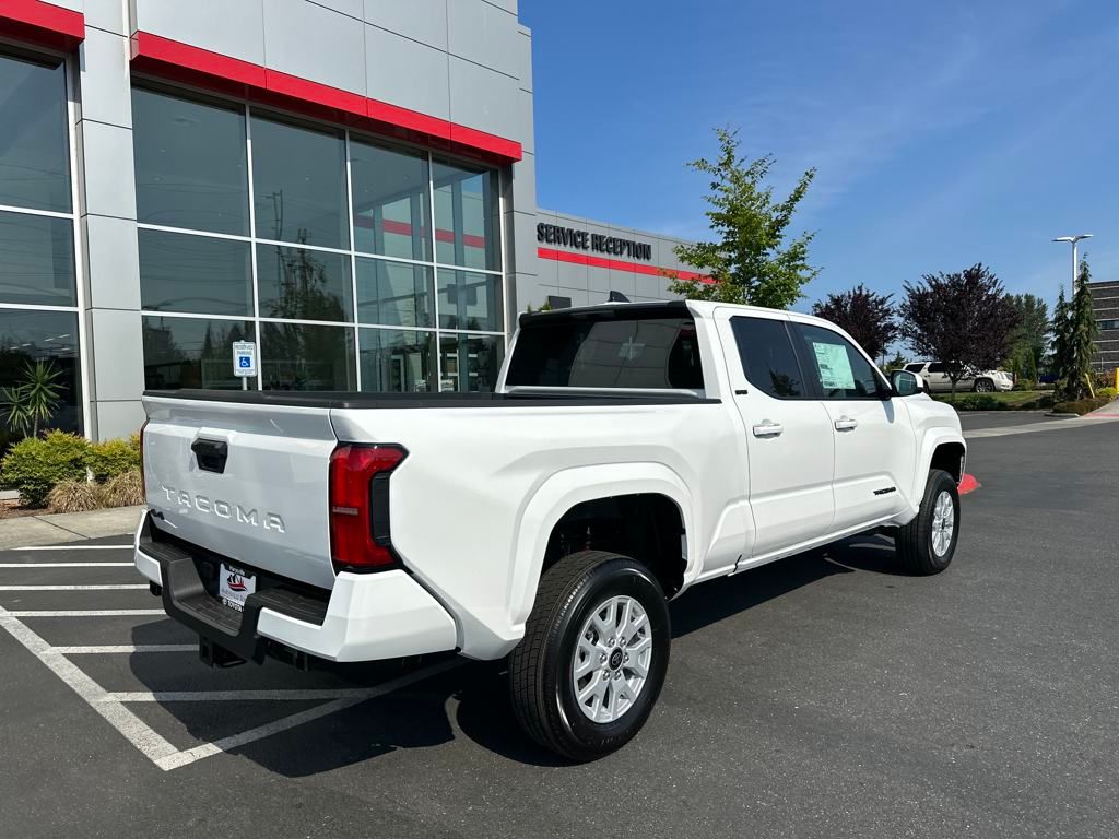 2025 Toyota Tacoma SR5 photo 3