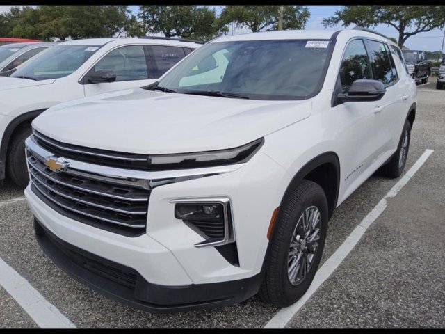 2025 Chevrolet Traverse photo 4