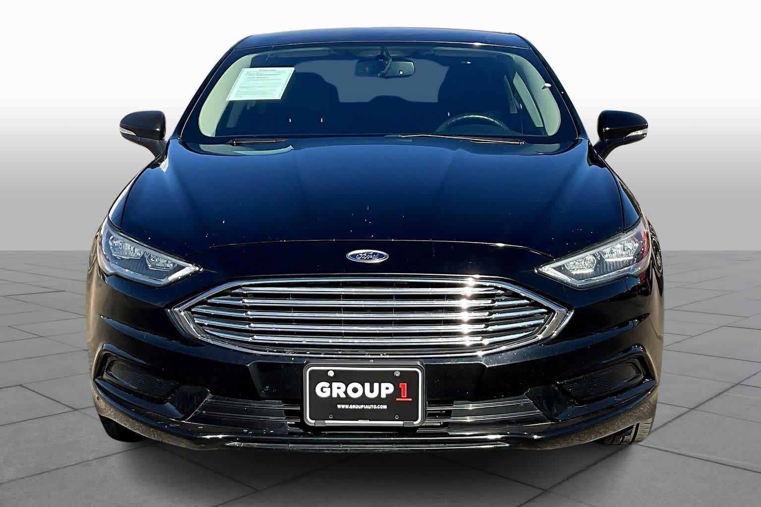 2018 Ford Fusion SE photo 3