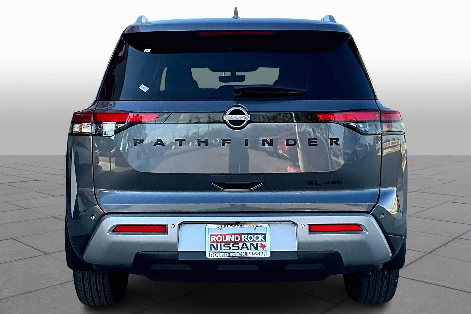 2025 Nissan Pathfinder SL photo 4