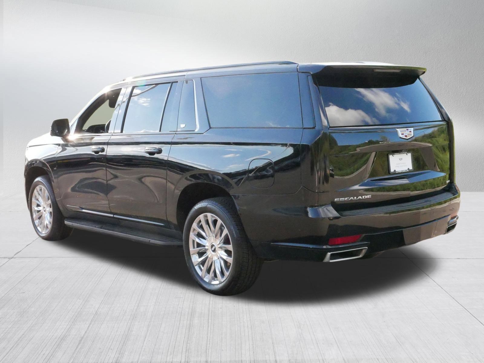 2023 Cadillac Escalade ESV Premium Luxury photo 3