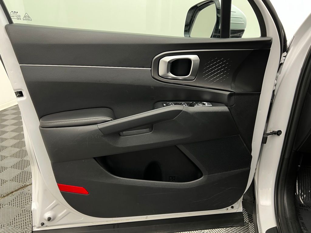 2024 Kia Sorento S photo 38