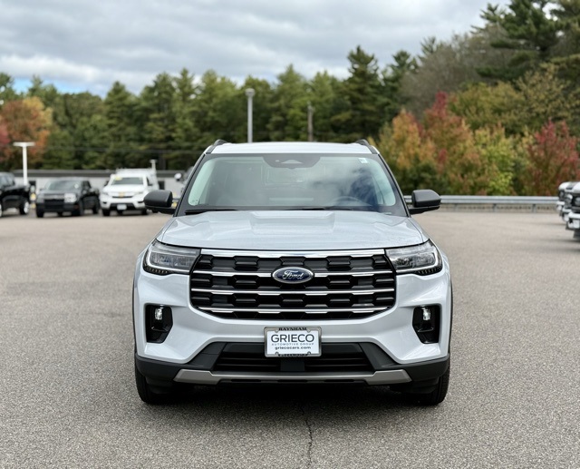 2025 Ford Explorer photo 9