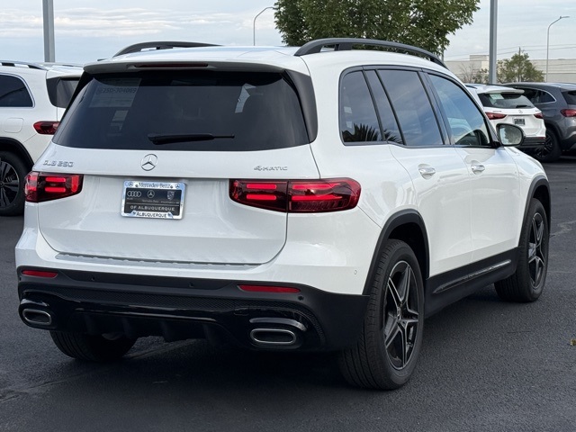 2025 Mercedes Benz GLB 250 4MATIC photo 4