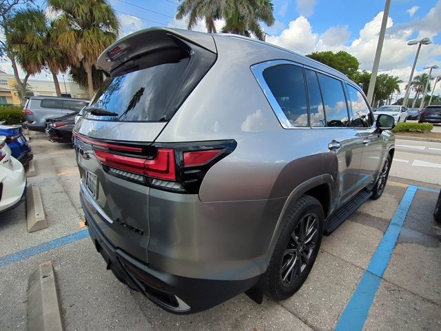 2025 Lexus LX 600 F SPORT Handling photo 2