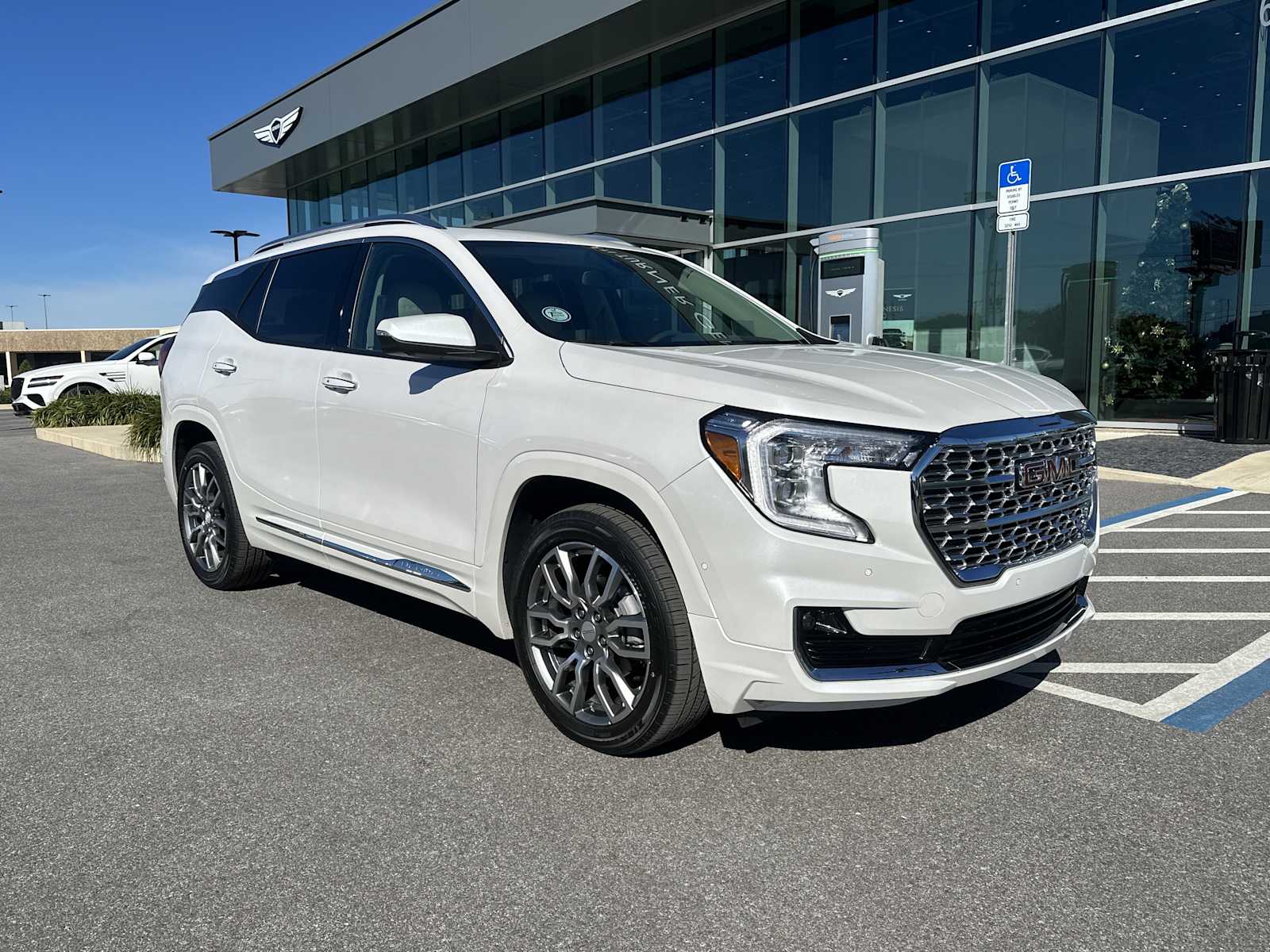2022 GMC Terrain Denali's photo