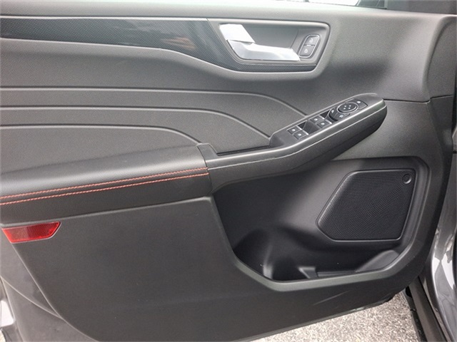 2025 Ford Escape ST-Line Select photo 9