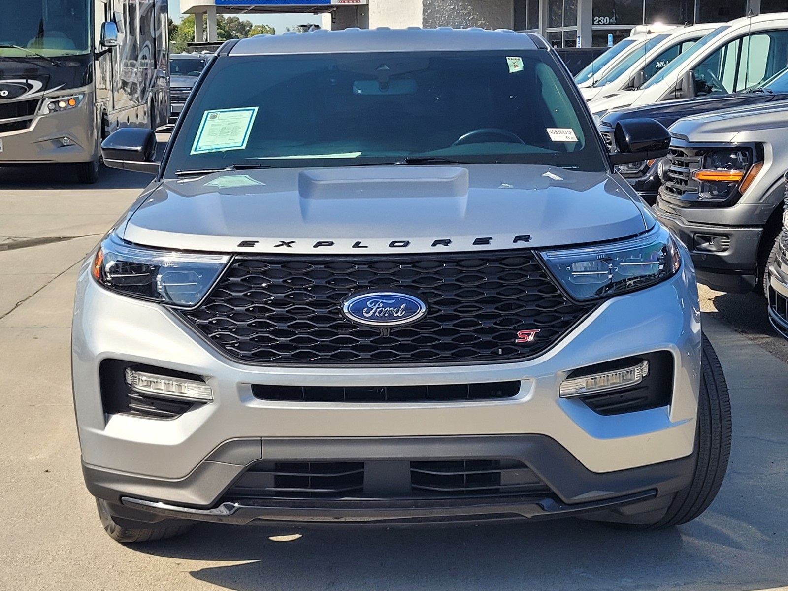 2022 Ford Explorer ST photo 2