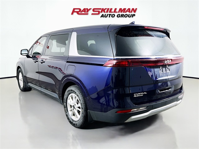 2024 Kia Carnival LX photo 5