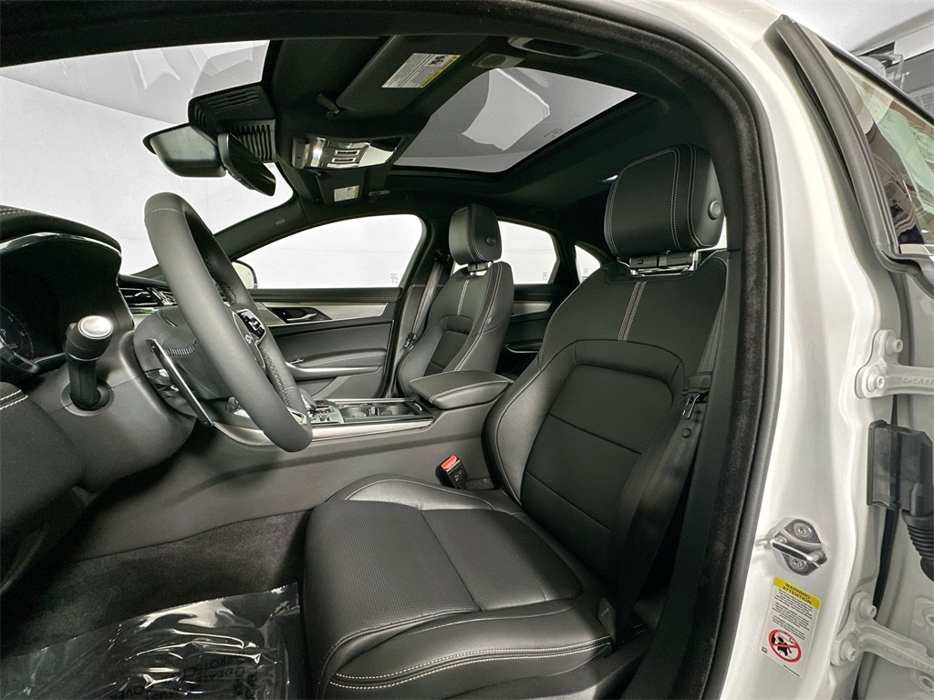 2024 Jaguar XF P300 R-Dynamic SE photo 11