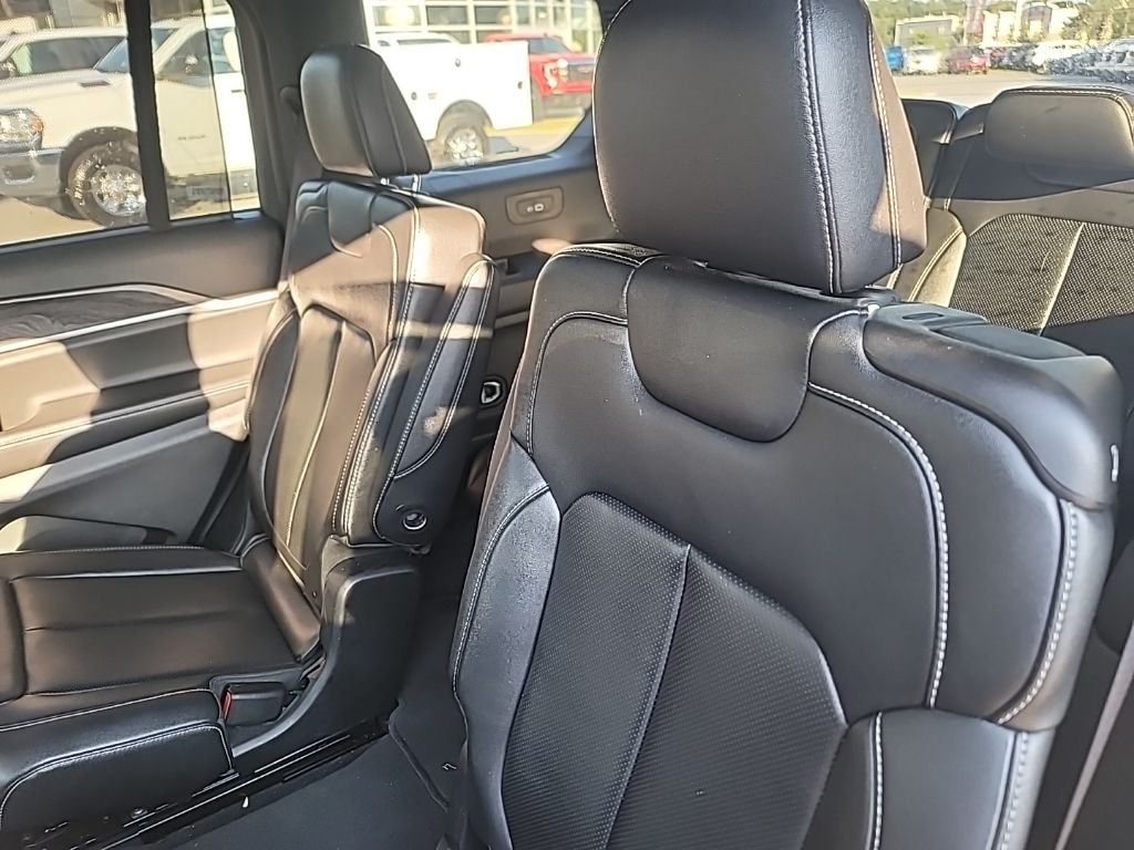 2024 Jeep Grand Cherokee Limited photo 11