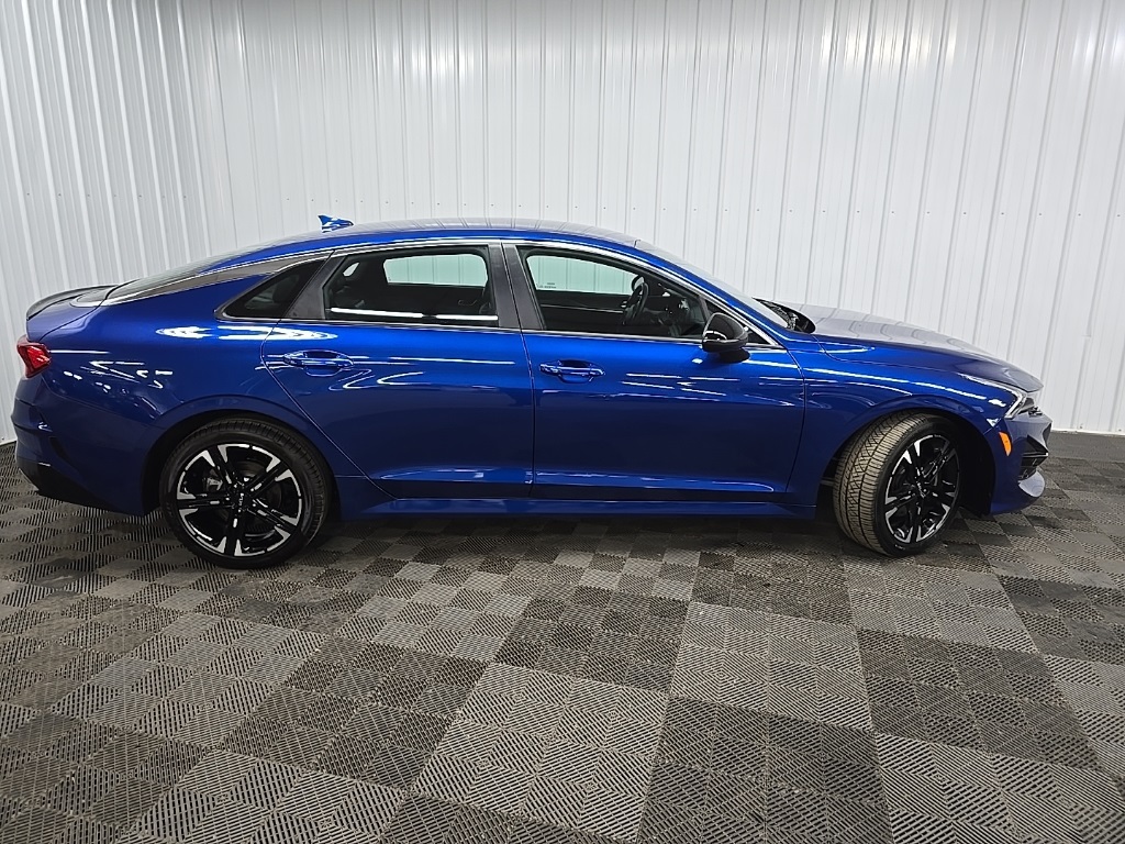 2023 Kia K5 GT-Line photo 2
