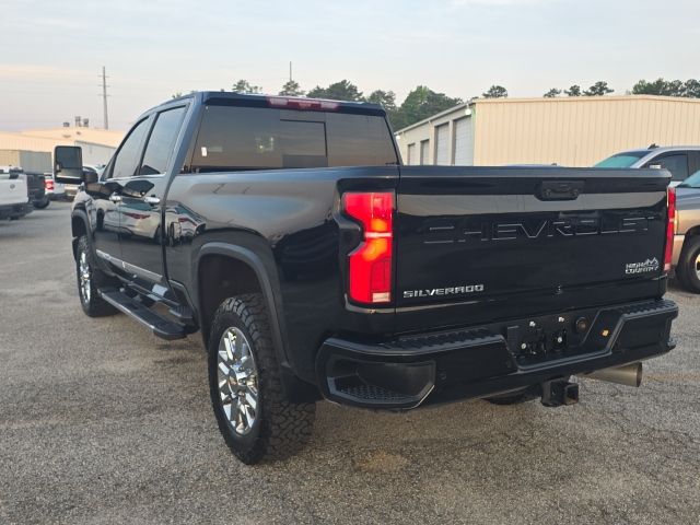 2024 Chevrolet Silverado 2500HD High Country photo 3