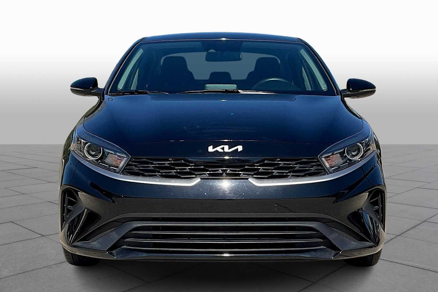 2024 Kia Forte LXS photo 3
