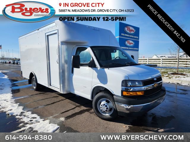 2025 Chevrolet Express Cutaway Base's photo