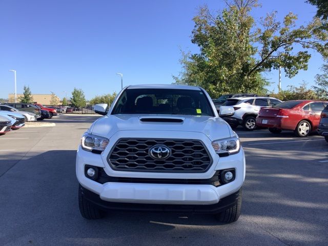 2022 Toyota Tacoma TRD Sport photo 2