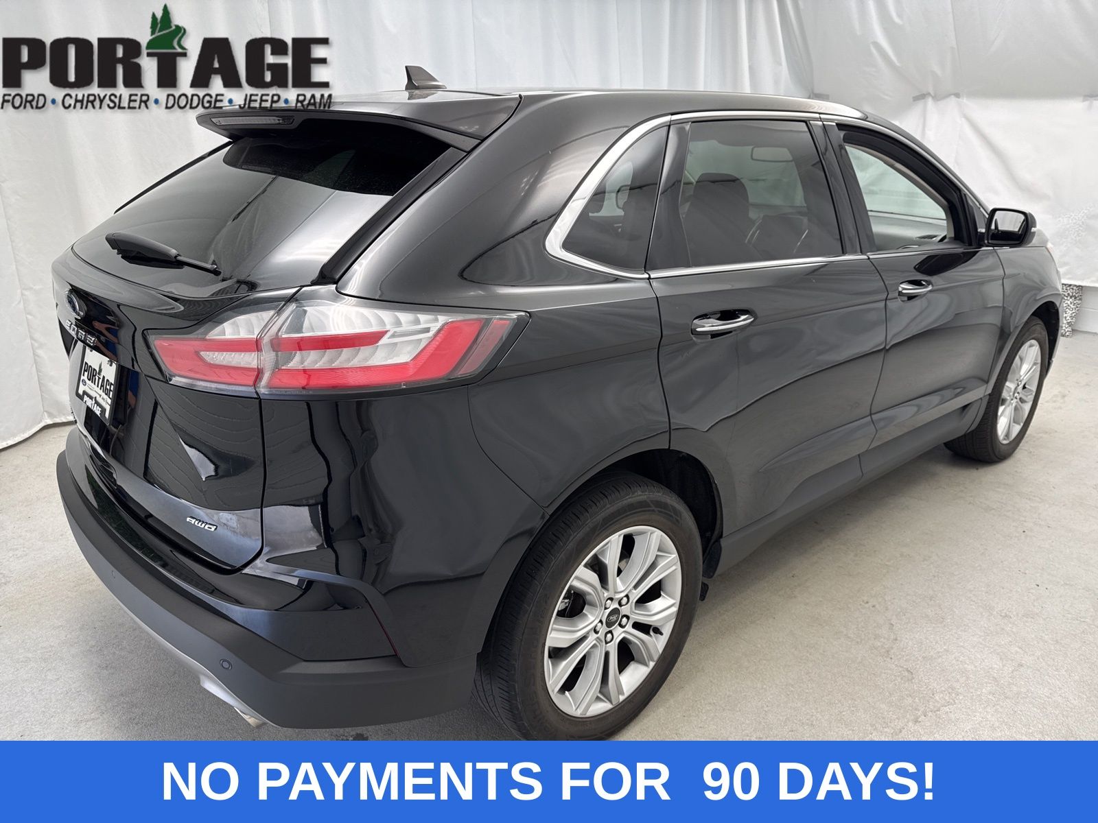 2024 Ford Edge Titanium photo 2