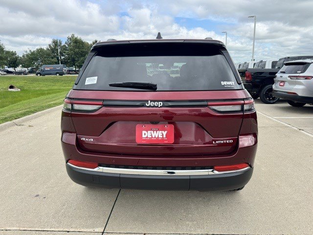 2025 Jeep Grand Cherokee Limited photo 4