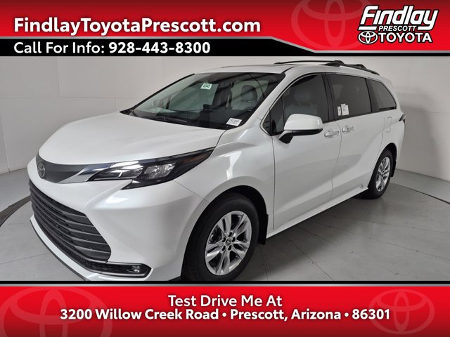 2026 Toyota Sienna XLE's photo