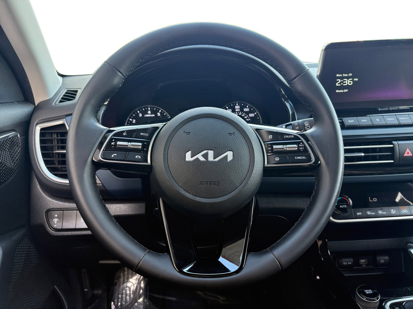 2023 Kia Seltos S photo 10