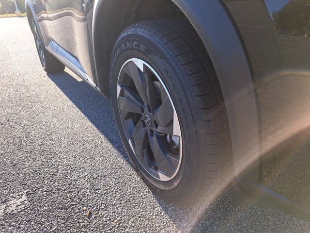 2024 Nissan Rogue SV photo 4