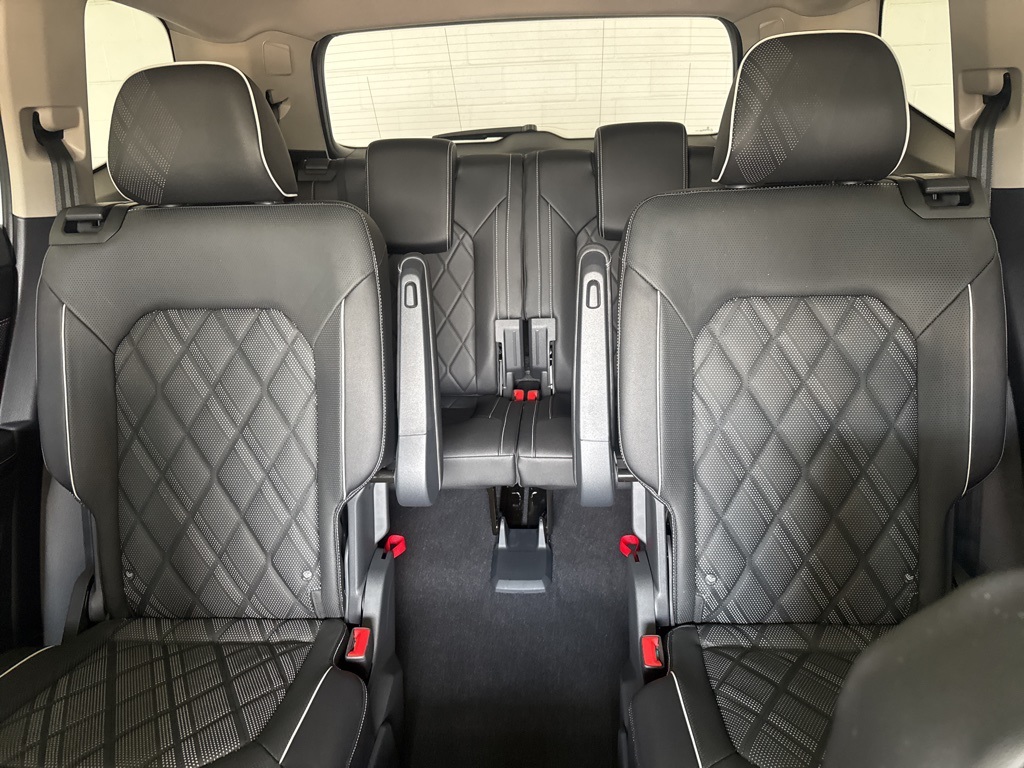 2026 Volkswagen Atlas SEL Premium R-Line photo 21