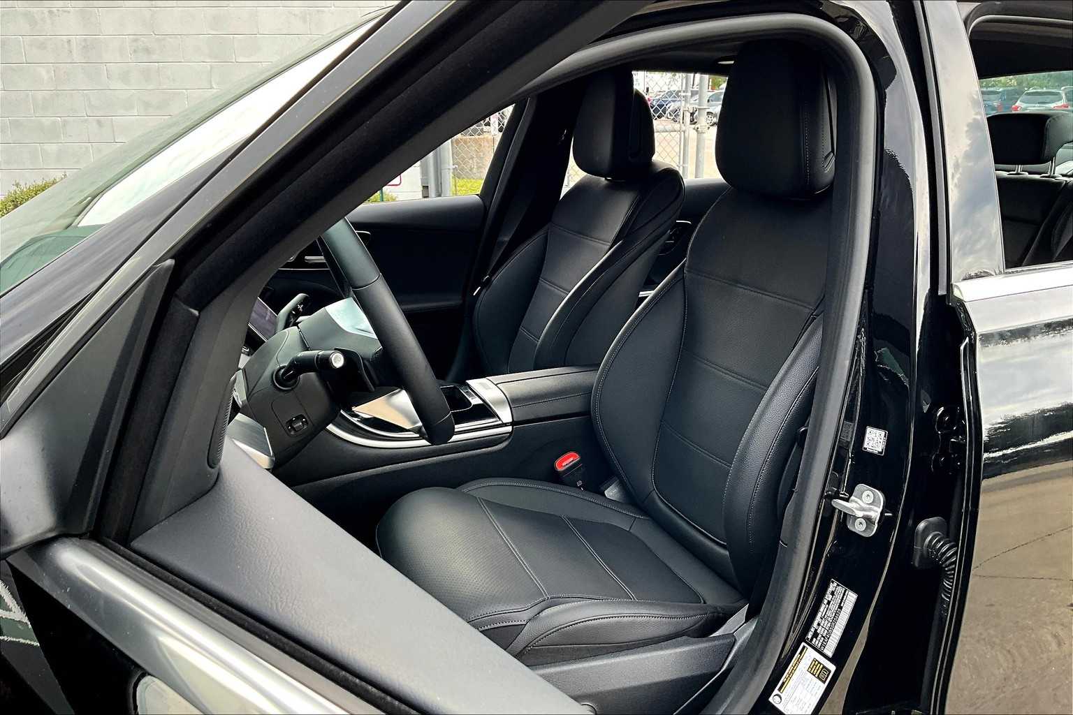 2025 Mercedes Benz C 300 photo 7