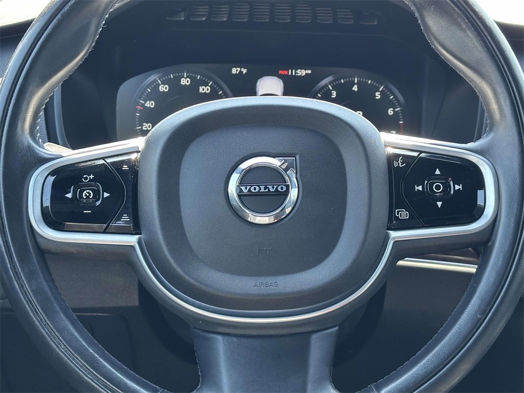 2019 Volvo XC90 T6 Momentum photo 15