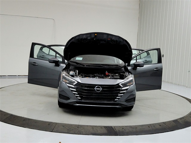 2025 Nissan Versa 1.6 SV photo 8