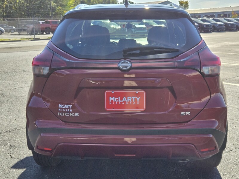 2023 Nissan Kicks SR photo 4