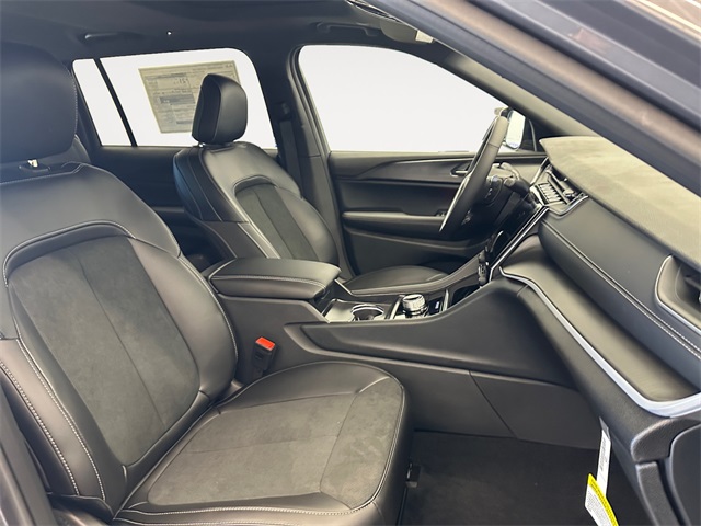2025 Jeep Grand Cherokee Altitude X photo 13
